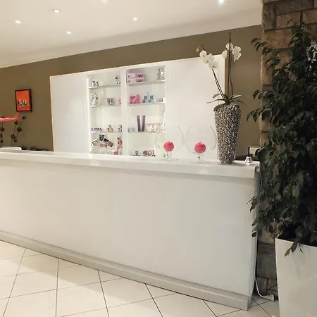 Le Capitole Hotel 2*