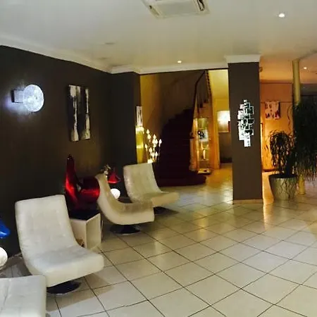 卡皮托尔酒店 2*