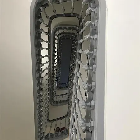 卡皮托尔酒店 酒店