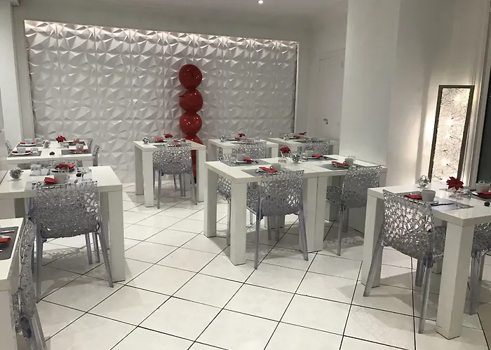 Отель Le Capitole 2*