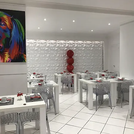 Le Capitole Hotel